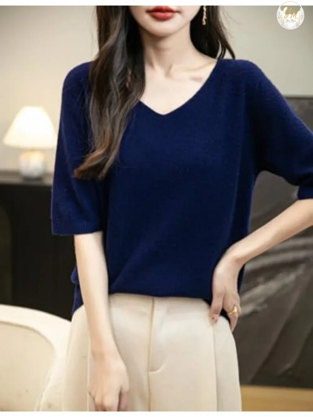 100% Merino Wool Seamless Knit V-Neck Short Sleeve Sweater